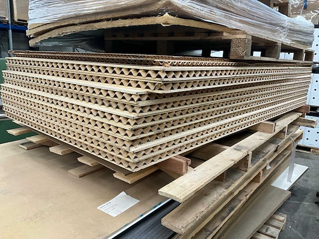 Plaatmateriaal met honingraatkern (10x) - afbeelding 1 van  4