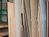 Plaatmateriaal waaronder mdf, gelamineerd spaanplaat, gelamineerd mdf en meubelpanelen voornamelijk reststu... - afbeelding 2 van  7