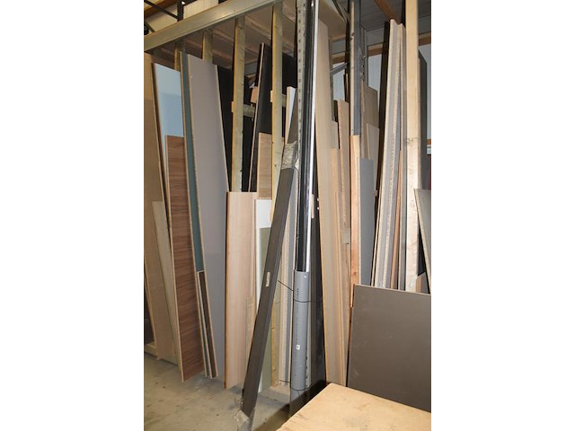 Plaatmateriaal waaronder mdf, gelamineerd spaanplaat, gelamineerd mdf en meubelpanelen voornamelijk reststu... - afbeelding 4 van  7