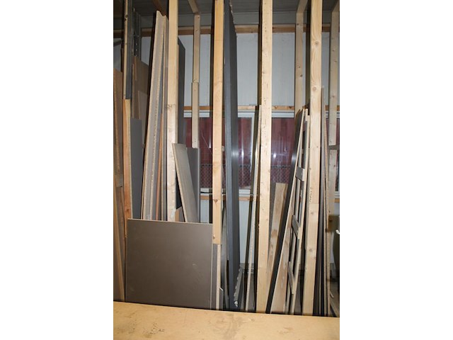 Plaatmateriaal waaronder mdf, gelamineerd spaanplaat, gelamineerd mdf en meubelpanelen voornamelijk reststu... - afbeelding 5 van  7