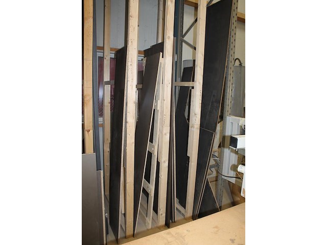 Plaatmateriaal waaronder mdf, gelamineerd spaanplaat, gelamineerd mdf en meubelpanelen voornamelijk reststu... - afbeelding 6 van  7