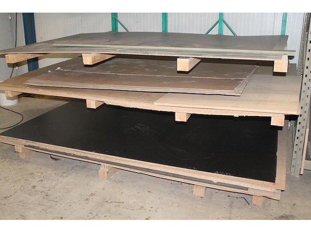 Plaatmateriaal waaronder mdf, gelamineerd spaanplaat, gelamineerd mdf en meubelpanelen voornamelijk reststu... - afbeelding 7 van  7