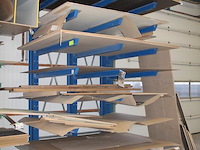 Plaatmateriaal waaronder zes x mdf 122 305 18 mm, gelamineerd spaanplaat, gelamineerd mdf en enkele eiken b... - afbeelding 2 van  6