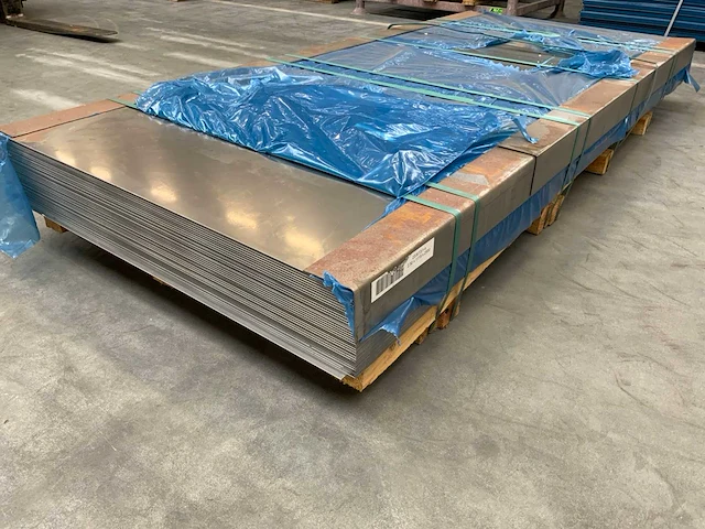 Plaatstaal 2500x1115x2,50mm (35x) - afbeelding 1 van  4