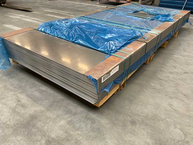 Plaatstaal 2500x1115x2,50mm (72x) - afbeelding 1 van  5