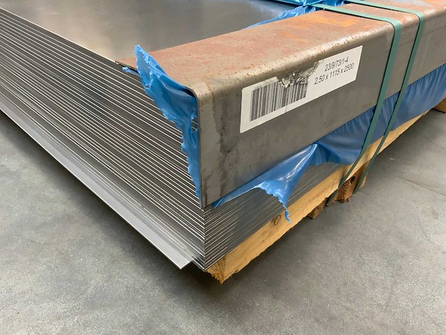 Plaatstaal 2500x1115x2,50mm (72x) - afbeelding 3 van  5