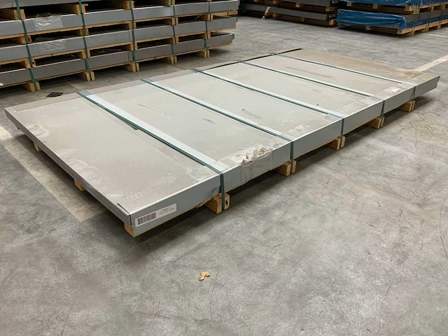 Plaatstaal 3000x1500x1.25mm (43x) - afbeelding 1 van  3