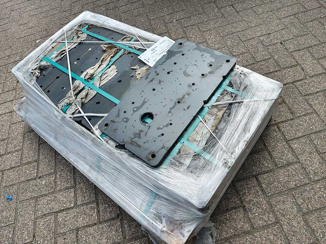Plaatstaal montageplaten (40x) - afbeelding 1 van  1