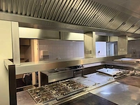 Plafond gemonteerd wandschap