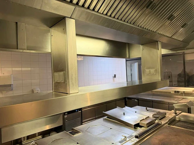 Plafond gemonteerd wandschap - afbeelding 4 van  4