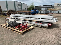 Plafond gemonteerde infrarood lakdroog railbaan constructie
