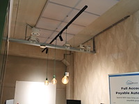 Plafond lamp met 2 lichtpunten w.o. 3 hanglampen en 2 spots aan rail. - afbeelding 1 van  3