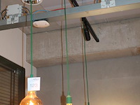 Plafond lamp met 2 lichtpunten w.o. 3 hanglampen en 2 spots aan rail. - afbeelding 3 van  3