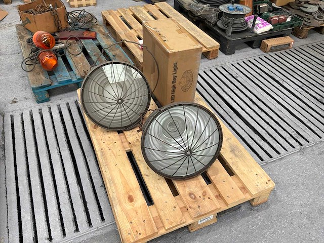 Plafondlamp (3x) - afbeelding 1 van  4