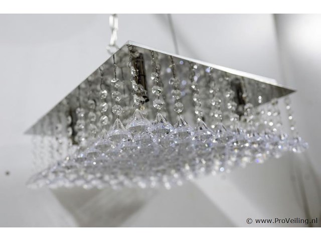 Plafondlamp met kristalachtige hangers - afbeelding 1 van  4
