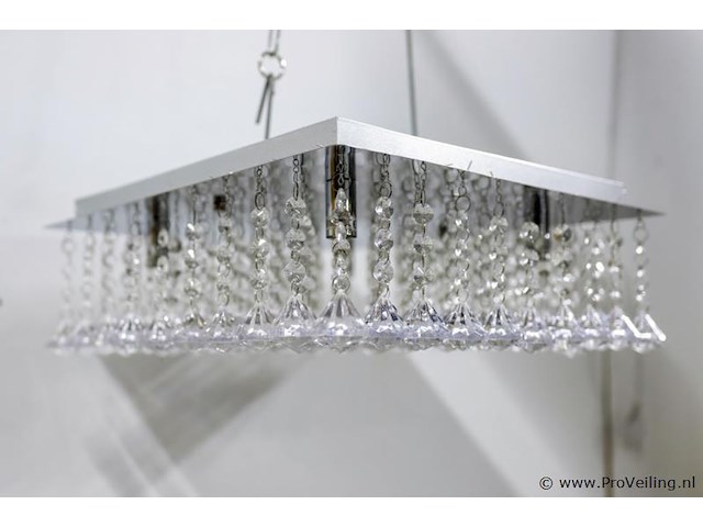 Plafondlamp met kristalachtige hangers - afbeelding 1 van  4