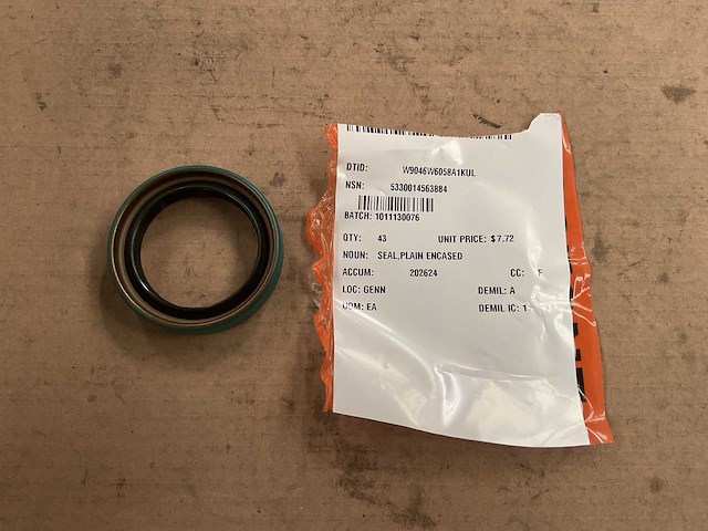 Plain encased seal (43x) - afbeelding 1 van  4