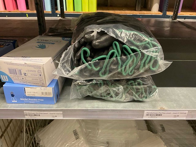 Plakband, houders, steekbuisjes, lijmpistolen, patronen - afbeelding 18 van  38