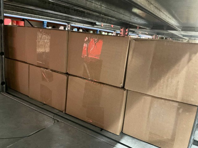 Plakband, houders, steekbuisjes, lijmpistolen, patronen - afbeelding 25 van  38