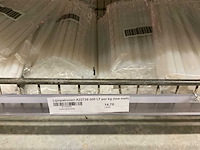 Plakband, houders, steekbuisjes, lijmpistolen, patronen - afbeelding 32 van  38