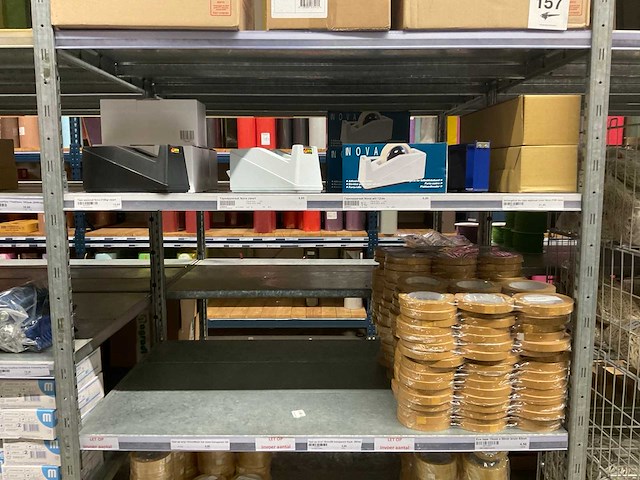 Plakband, houders, steekbuisjes, lijmpistolen, patronen - afbeelding 33 van  38