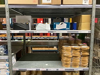 Plakband, houders, steekbuisjes, lijmpistolen, patronen - afbeelding 33 van  38