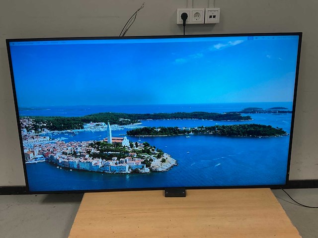 Planar (slm75) 75”; 3840x2160 (uhd) led - monitor - afbeelding 1 van  7