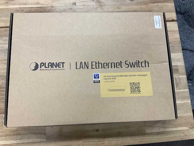 Planet 24-port gigabit ieee 802.3at poe+ managed injector hub switch - afbeelding 2 van  3