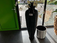 Plant in pot - afbeelding 2 van  4