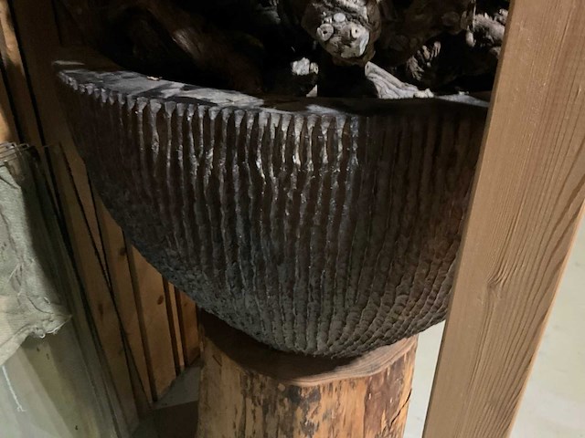 Plantenbak kunststof hout stronken presentatie - afbeelding 3 van  4