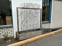 Plantenbak met hek - afbeelding 3 van  7