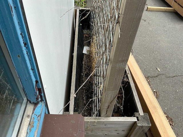 Plantenbak met hek - afbeelding 5 van  7