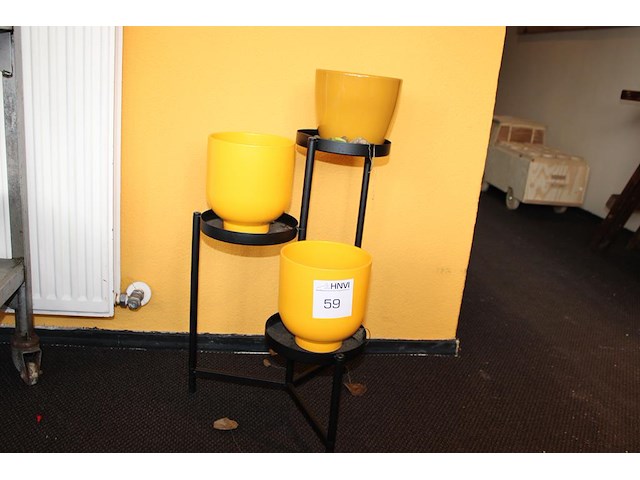 Plantenetagere met 3 gele potten. - afbeelding 2 van  2