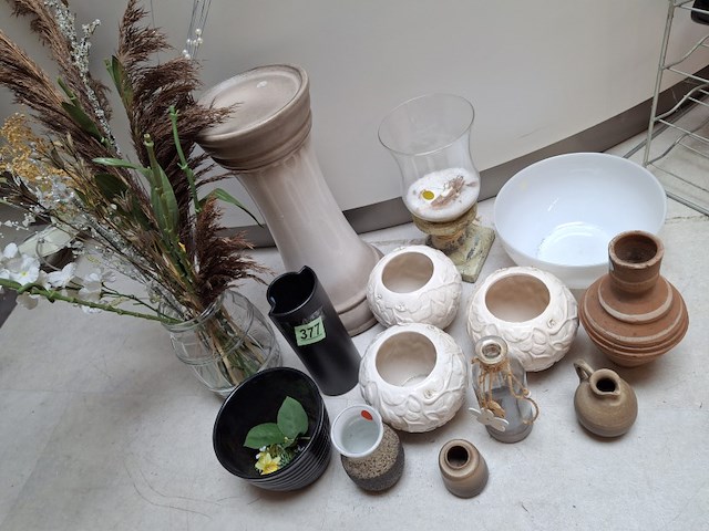 Plantenpotten en vazen - afbeelding 1 van  3