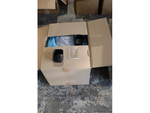 Plastic bakje met deksel 444084l | r108/200 h40 - afbeelding 1 van  3