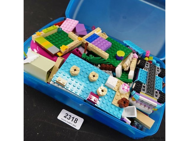 Plastic box met lego - afbeelding 2 van  5