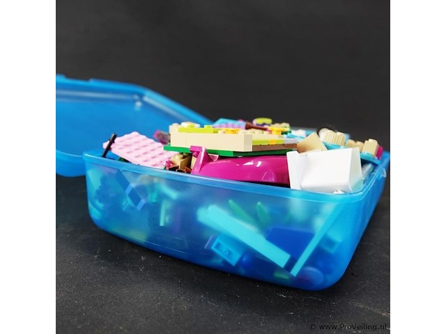Plastic box met lego - afbeelding 4 van  5