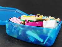 Plastic box met lego - afbeelding 4 van  5