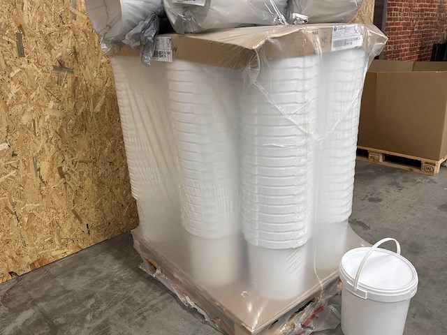 Plastic emmer voorzien van beugel 20,5l met deksel (210x) - afbeelding 10 van  12