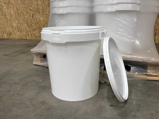Plastic emmer voorzien van beugel 20,5l met deksel (210x) - afbeelding 1 van  12