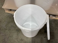 Plastic emmer voorzien van beugel 20,5l met deksel (210x) - afbeelding 6 van  12