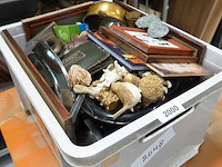 Plastic krat met divers