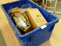 Plastic krat met hang/sluit/ijzerwerk