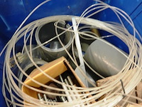 Plastic krat met hang/sluit/ijzerwerk - afbeelding 4 van  5