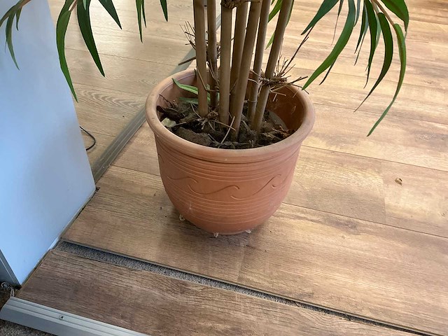 Plastic plant in pot (2x) - afbeelding 3 van  4