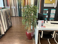 Plastic plant in pot (2x) - afbeelding 1 van  4