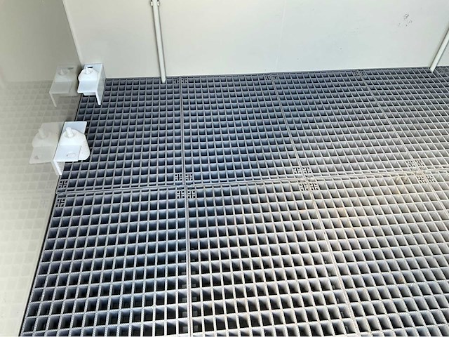 Plastic pompbehuizing met pompen - afbeelding 3 van  7
