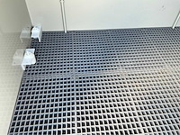 Plastic pompbehuizing met pompen - afbeelding 3 van  7
