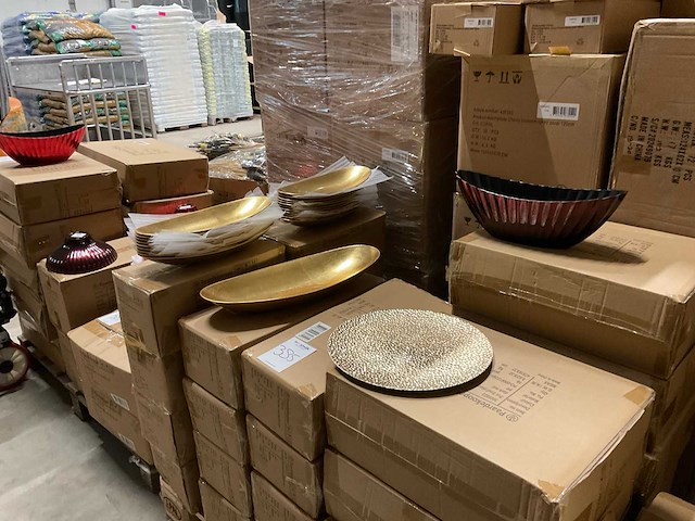 Plastic schalen en bakken - afbeelding 1 van  10