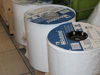 Plastic tassen in kunststof krat en drie rollen buisfolie autobag 750 m. - afbeelding 2 van  2